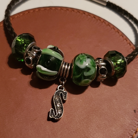 Green Initial Bracelet S - Picture 2 of 4